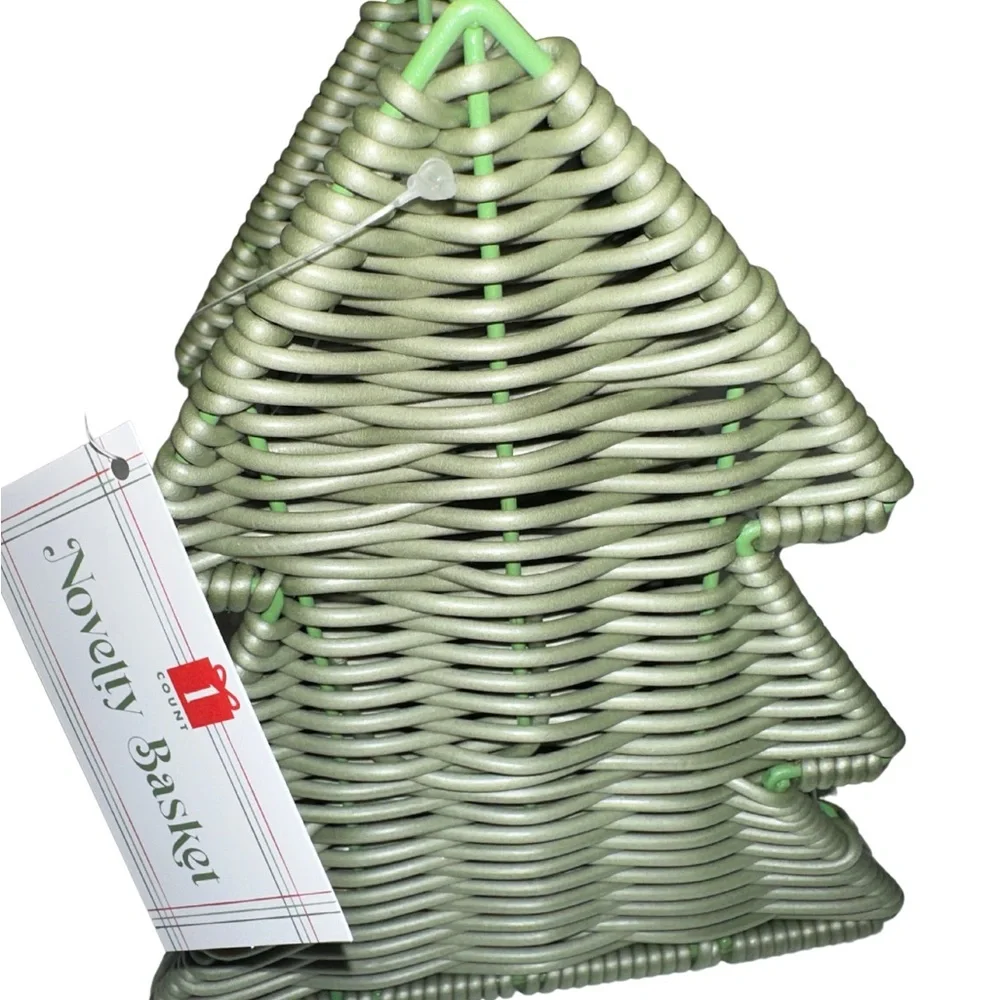 Target Bullseye Playground 2023 Wicker Christmas Tree Novelty Basket